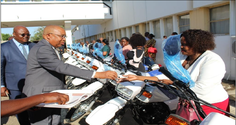Num financiamento da UNICEF 15 motorizadas foram entregues às conservatórias distritais dos registo e notariado